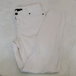 Roz and Ali white corduroy skinny jeans